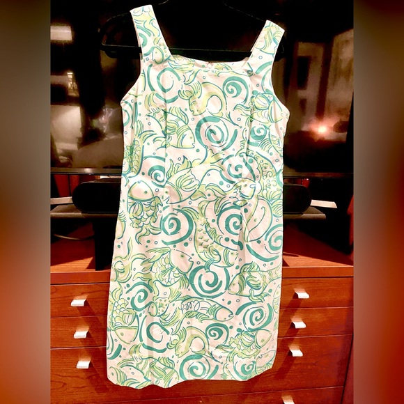 Lilly Pulitzer Dresses & Skirts - NWT - Size 4 Lilly Pullitzer cotton shift dress in white/ green fish print.